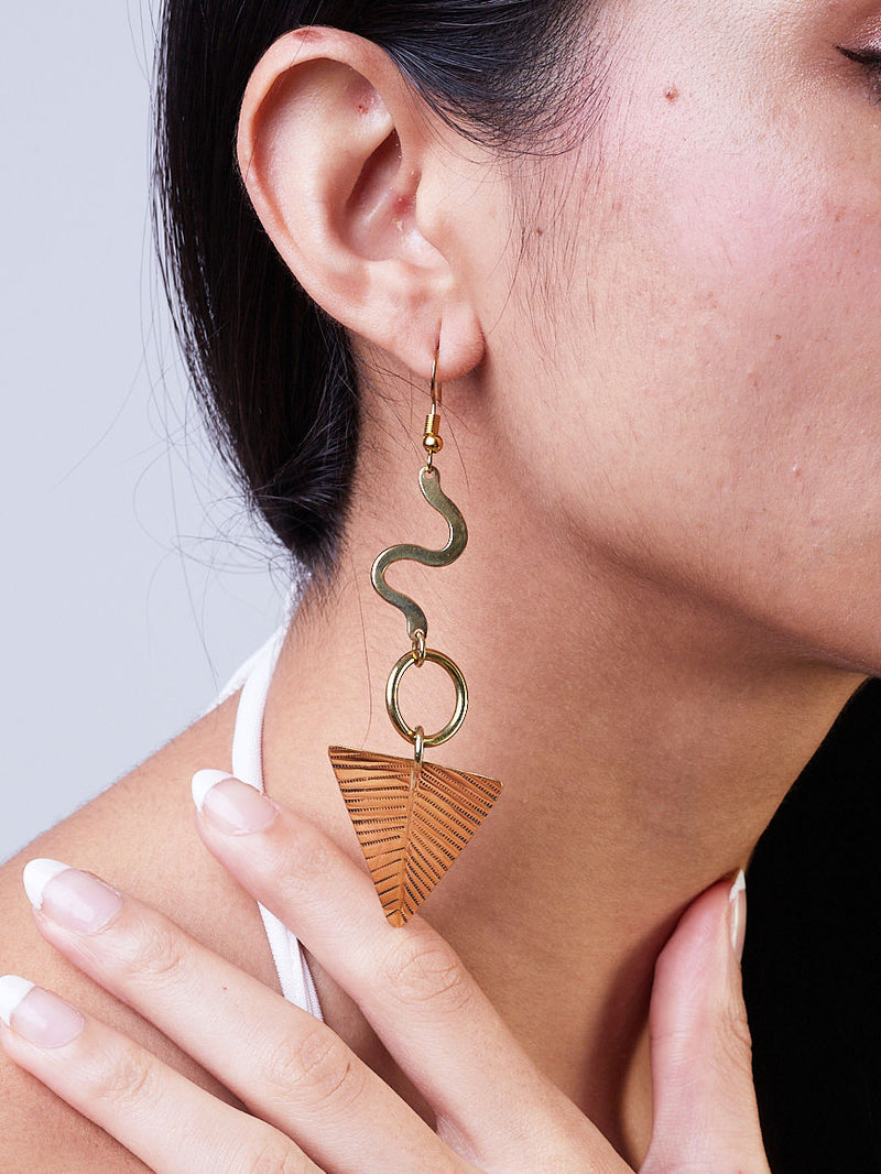 Lima Dangling earrings - (Brass)+ Polisher